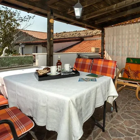 Apartment Pod Lipom Roc