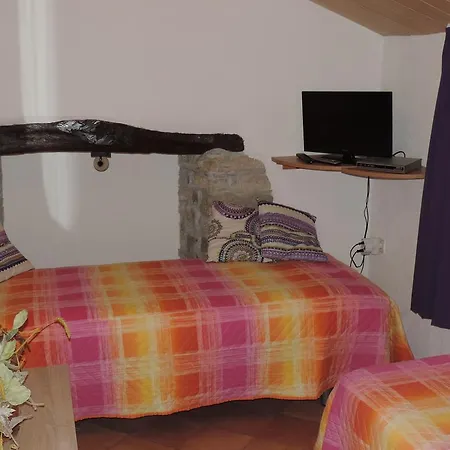 Pod Lipom Roč