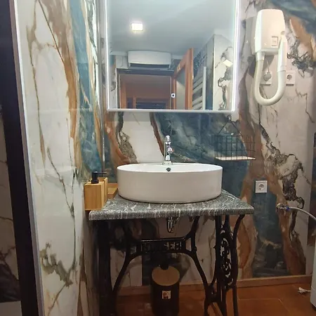 Pod Lipom Apartman Roc