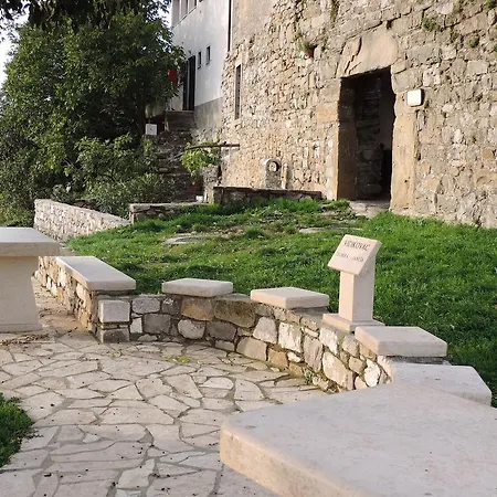 Apartamento Pod Lipom Roč